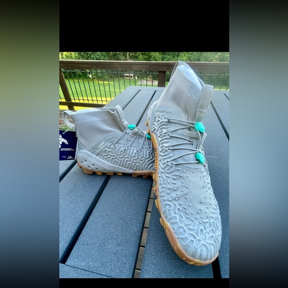 Vivobarefoot ESC Tempest L never worn - Picture 2 of 4